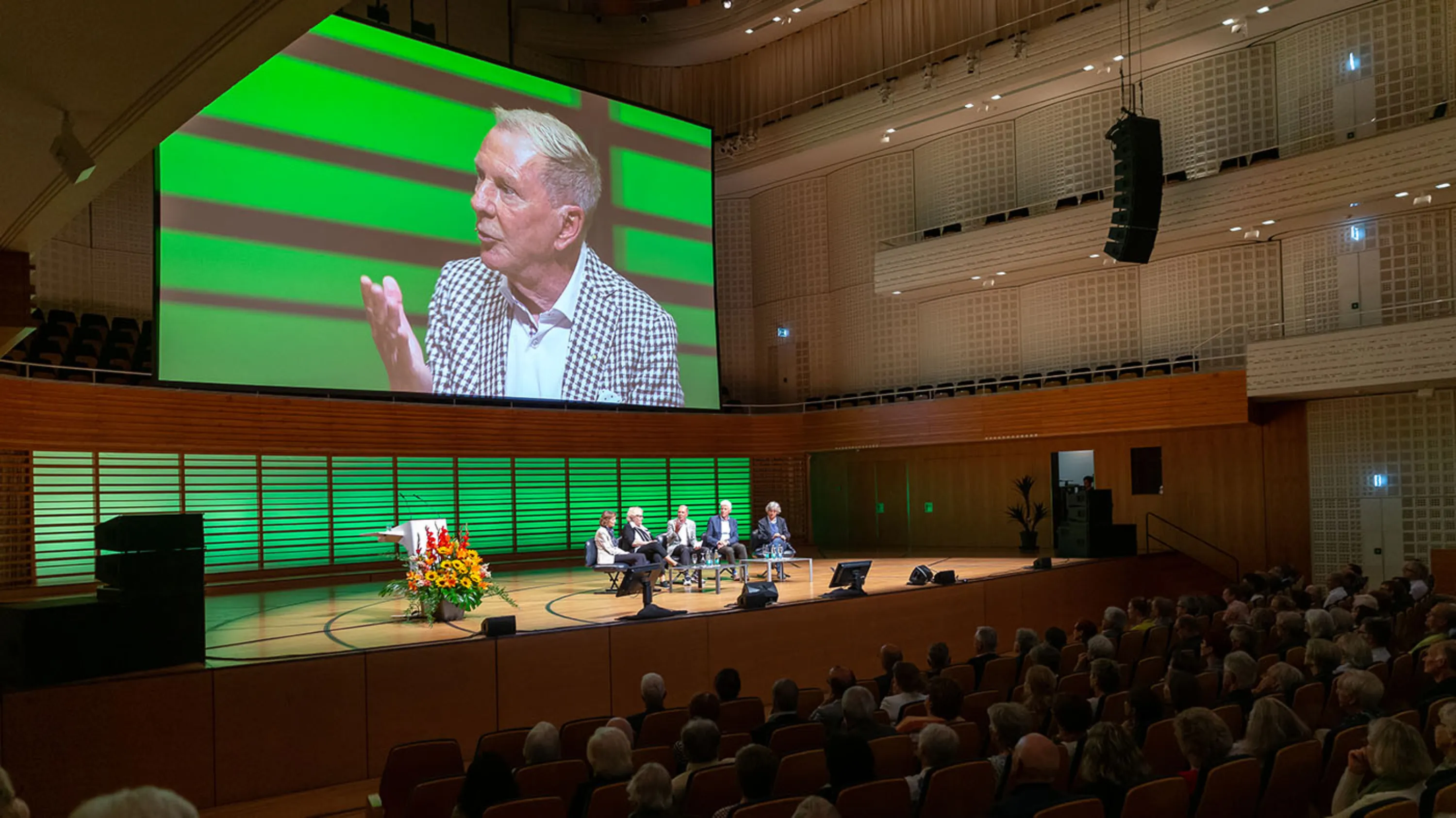 Kurt Aeschbacher moderiert den Pro Senectute Talk.