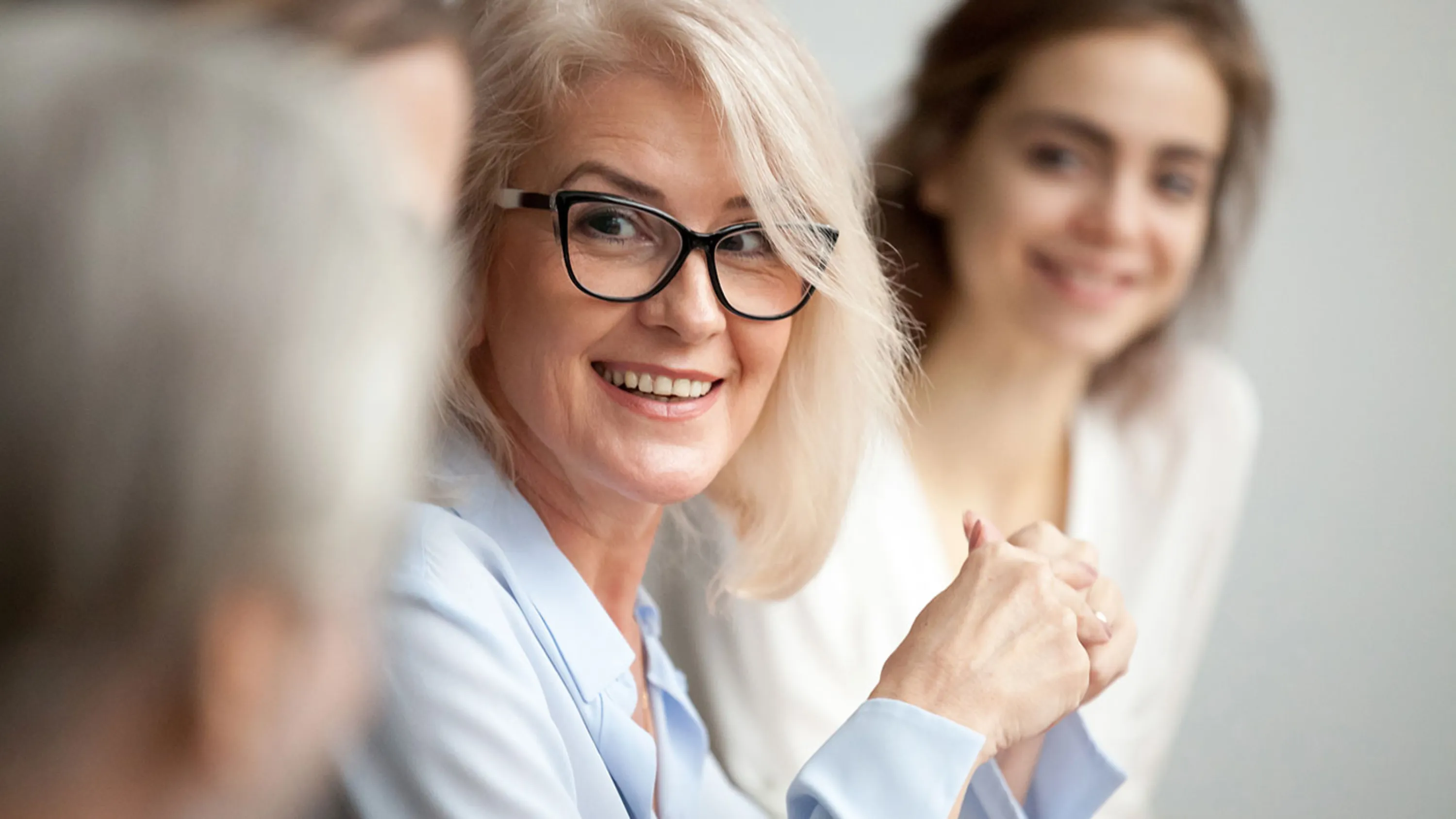 Porträt Frau in einer Besprechung
