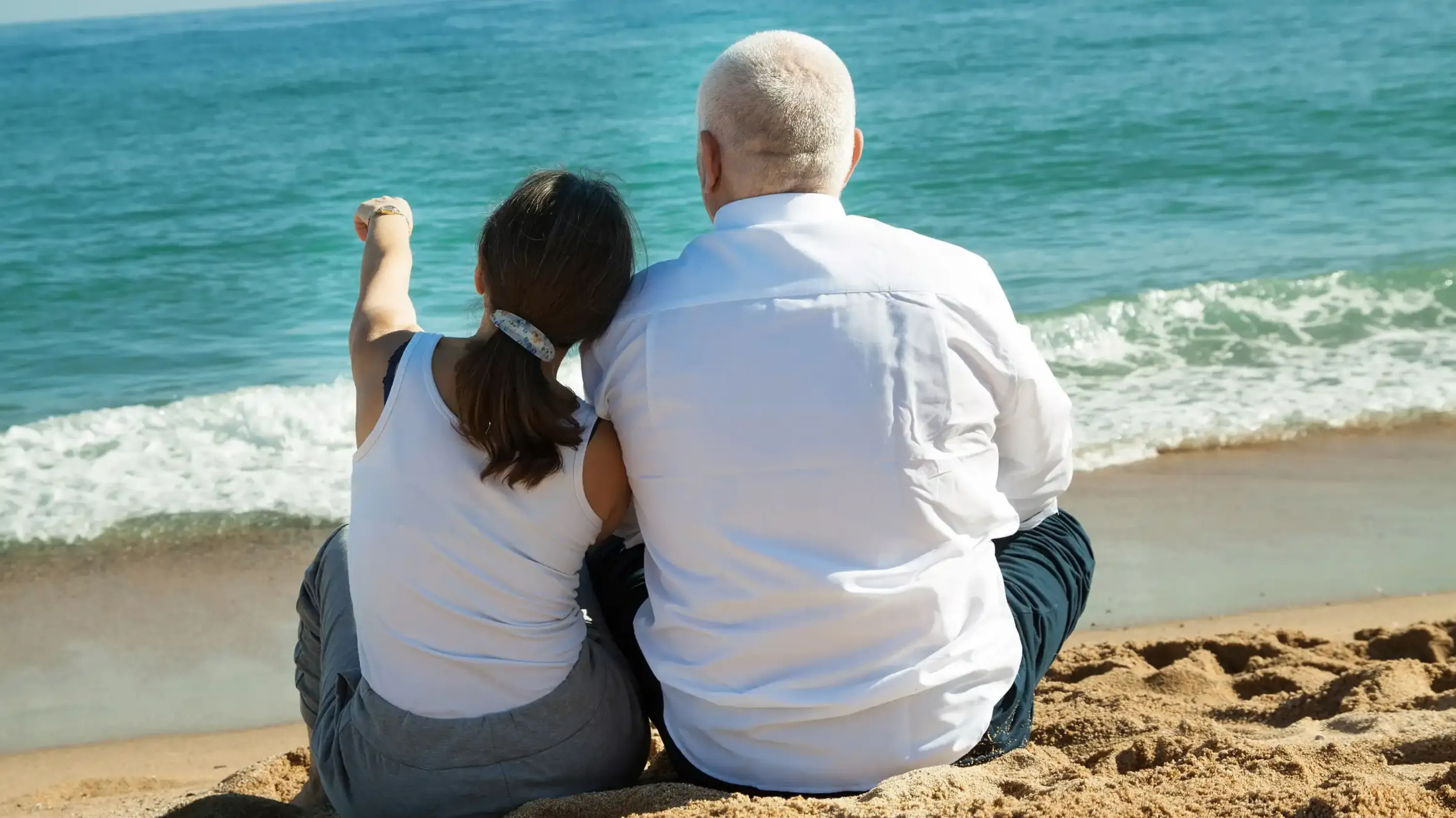 coppia- spiaggia-vacanze al mare